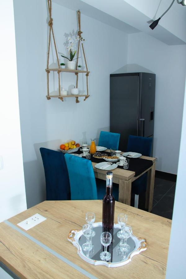 Apartman "Park" Лівно Екстер'єр фото